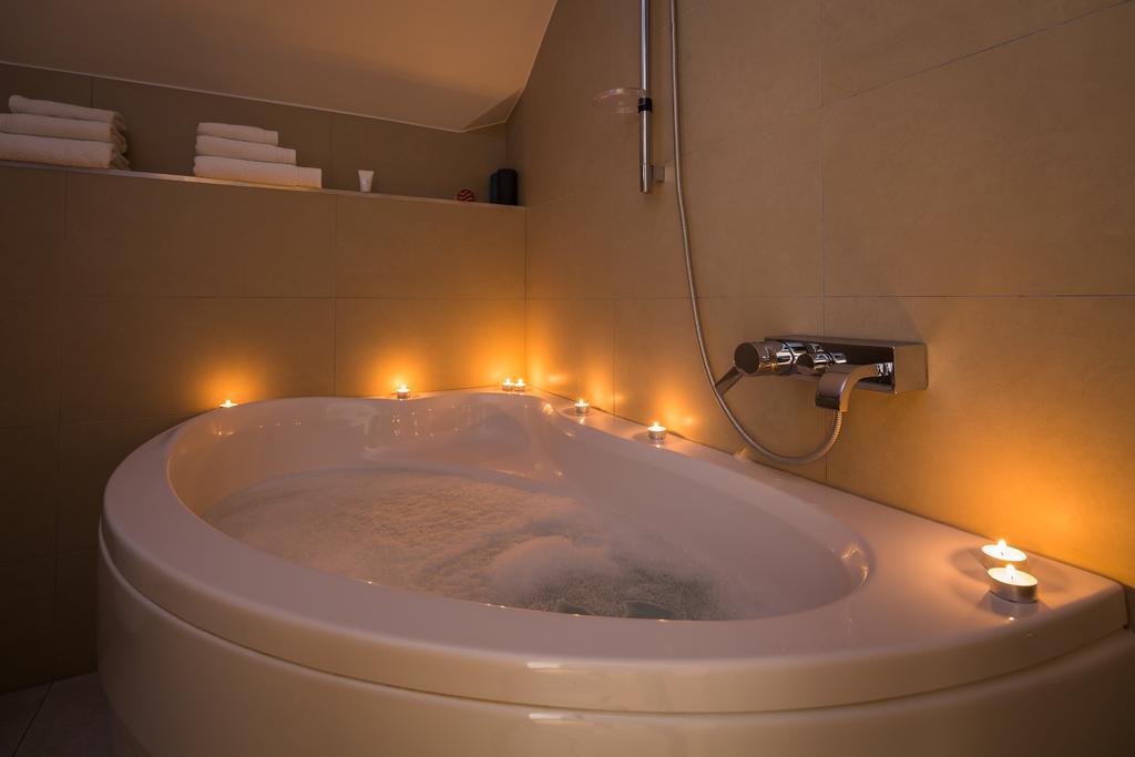 Laura Lux Suites Split Zewnętrze zdjęcie